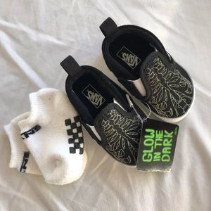 Vans infant crib shoes size 2 skeleton